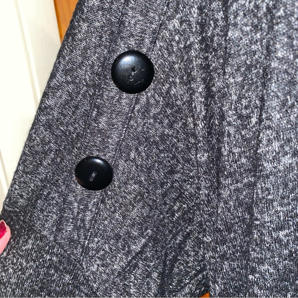 Olivia Blu Women's lightweight soft sweater top. SIZE XL - Picture 3 of 5